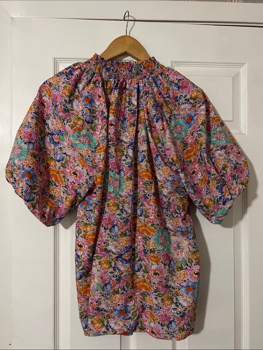 Umgee Floral Smocked V-Neck Top Blouse in Pink, Orange, Blue, Green 1XL - Picture 6 of 14